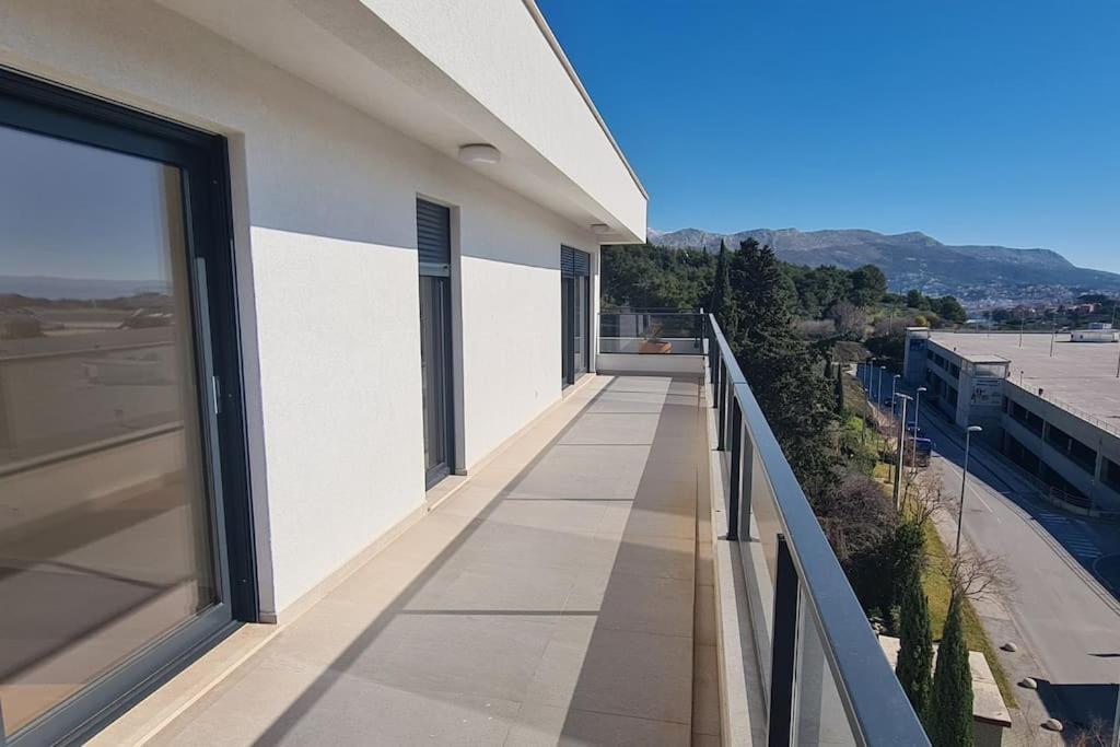 Ilari - Exclusive, Luxury Penthouse 100m2 & Private Garage