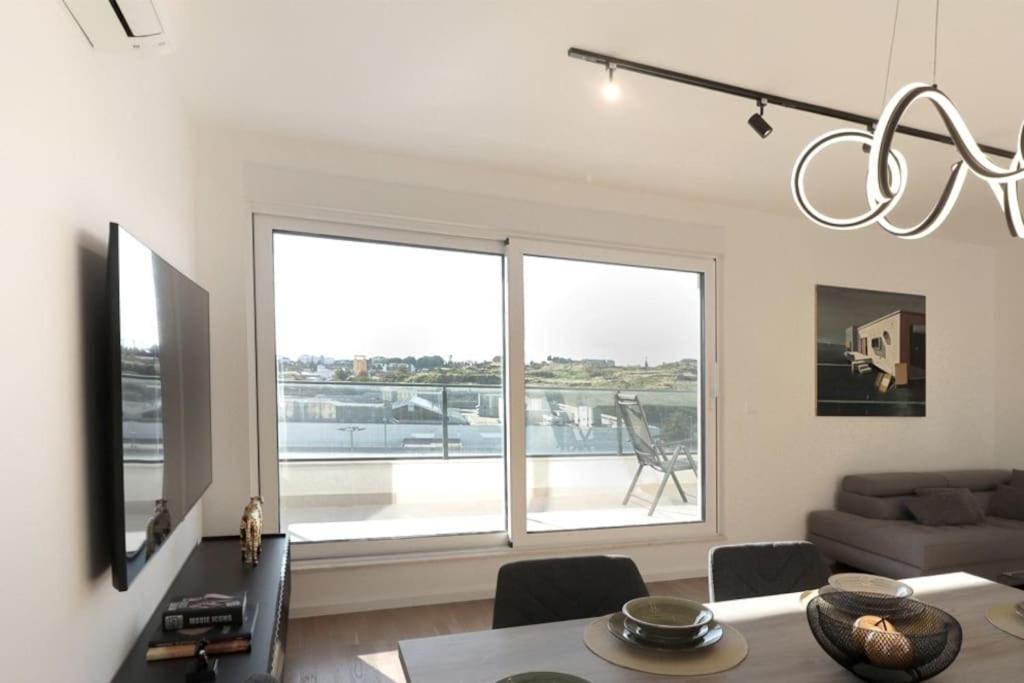 Ilari - Exclusive, Luxury Penthouse 100m2 & Private Garage Apartment