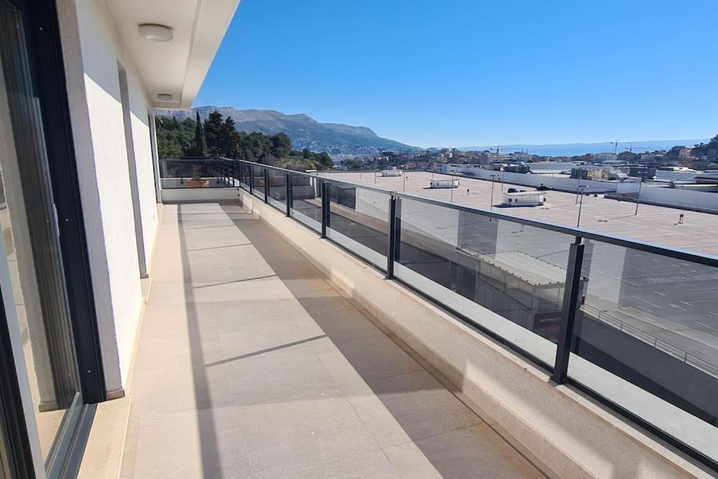 Ilari - Exclusive, Luxury Penthouse 100m2 & Private Garage