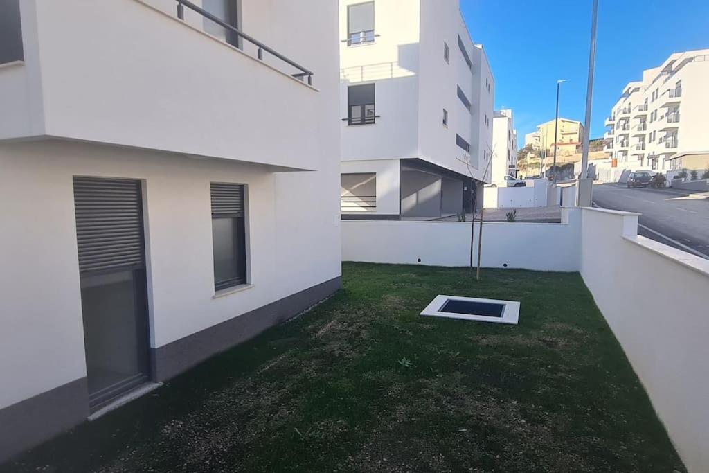 Ilari - Exclusive, Luxury Penthouse 100m2 & Private Garage Apartment *